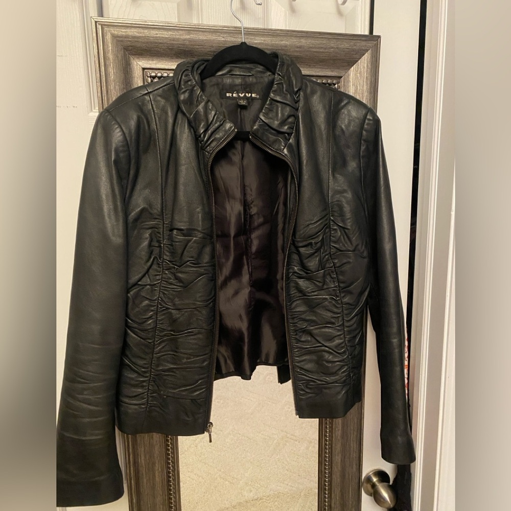 Extremely soft genuine leather jacket. Size large.